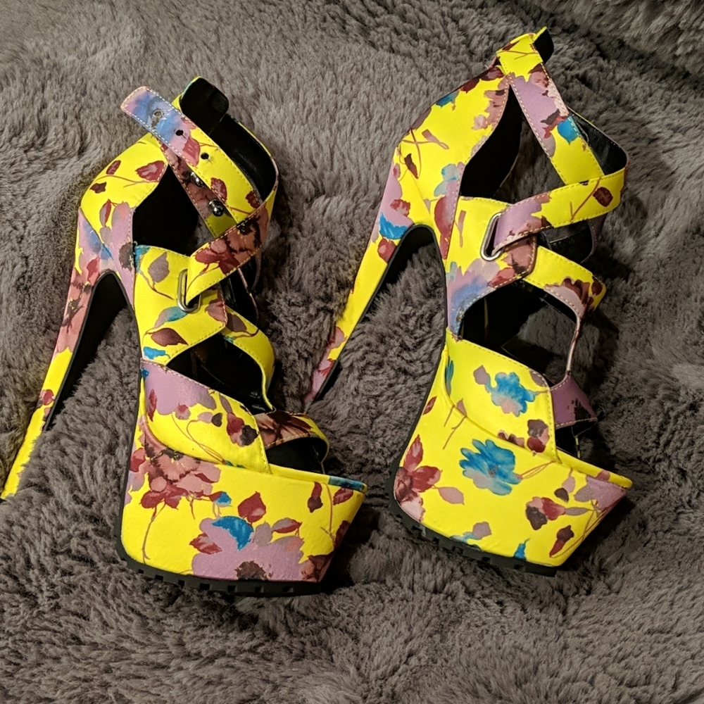 Pinot floral neon yellow platform